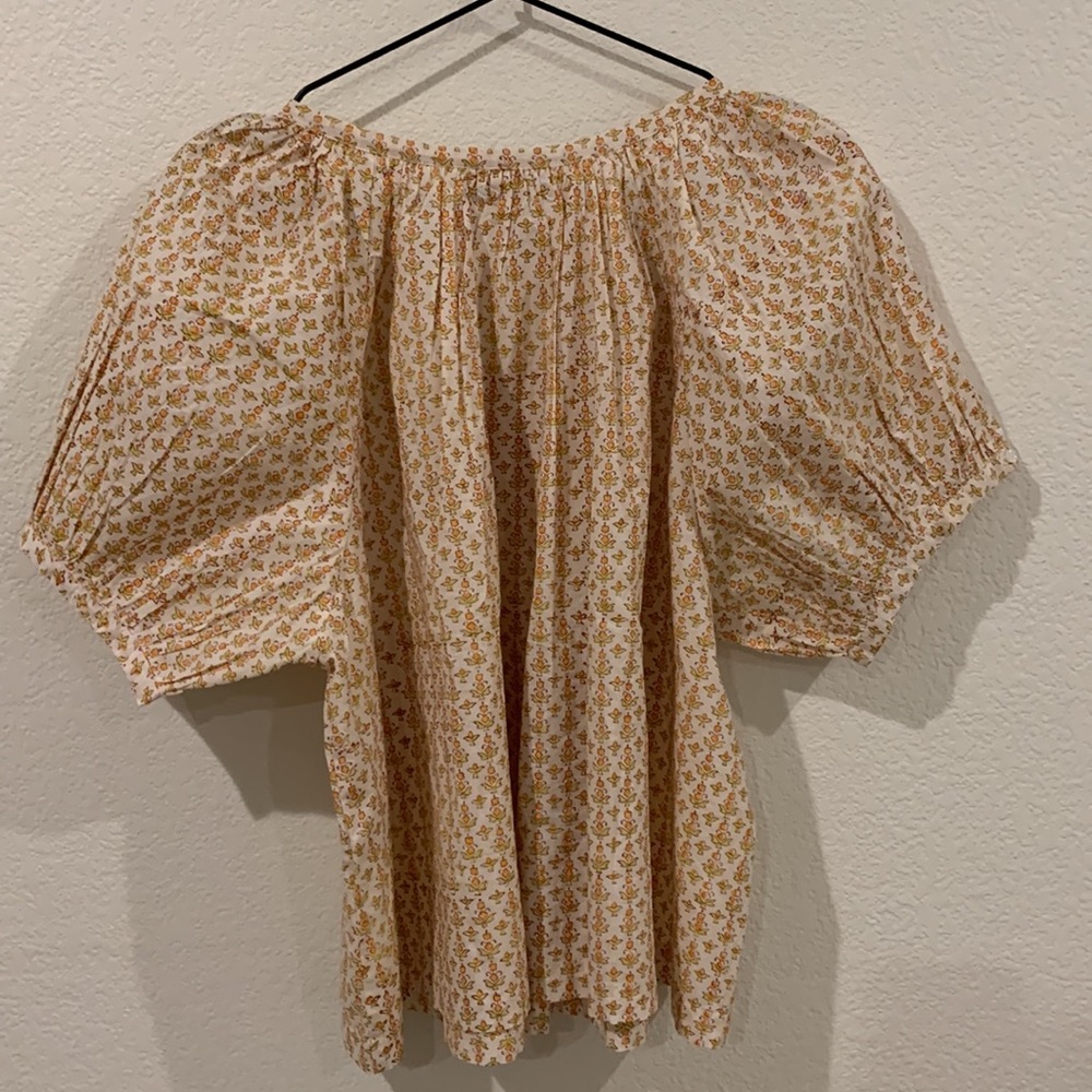 Doen June Top in Marigold Meadows - Peach Floral Puff-Sleeve Blouse - Picture 8 of 12